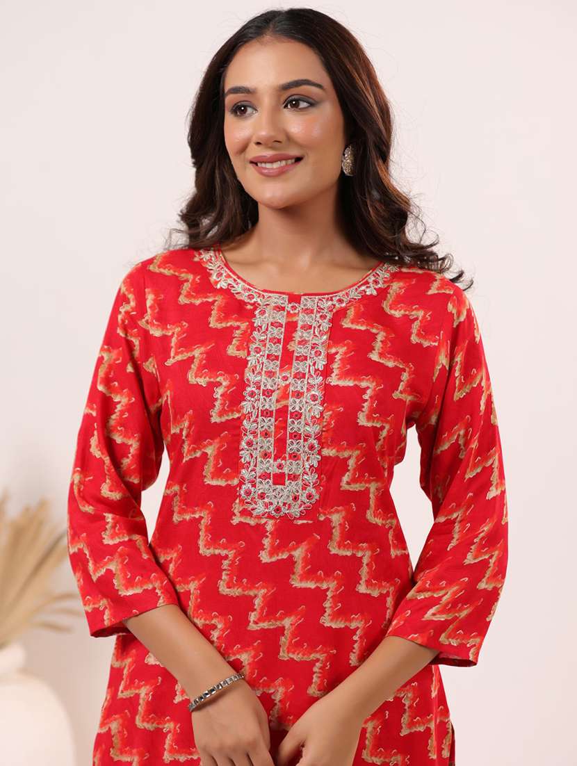 women printed three quarter sleeve straight kurta - 22076876 - Standard Image - 3