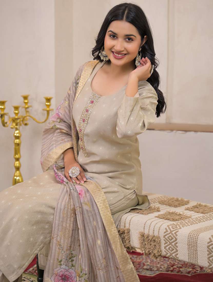 women three quarter sleeve kurta pant with dupatta set - 22076895 - Standard Image - 3