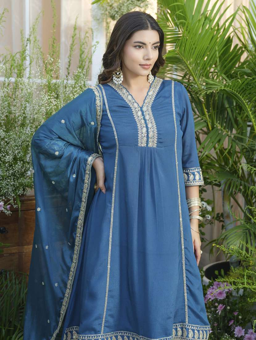 women three quarter sleeve kurta pant with dupatta set - 22076906 - Standard Image - 3