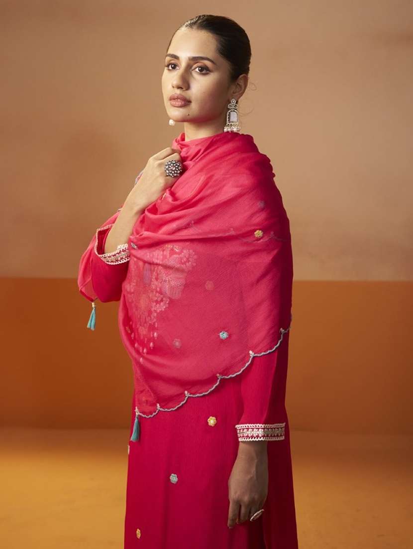 women embroidered long sleeve kurta pant with dupatta set - 22076911 - Standard Image - 3