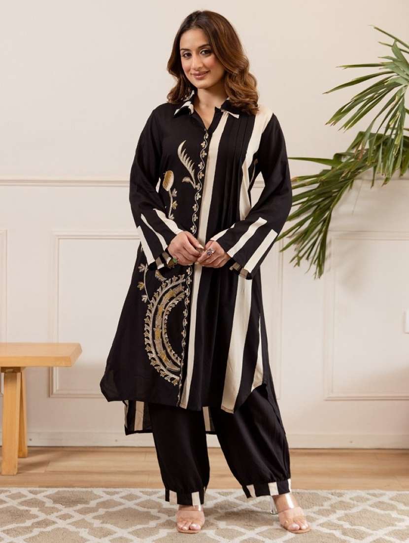 women printed long sleeve kurta salwar set - 22076942 -  Zoom Image - 0