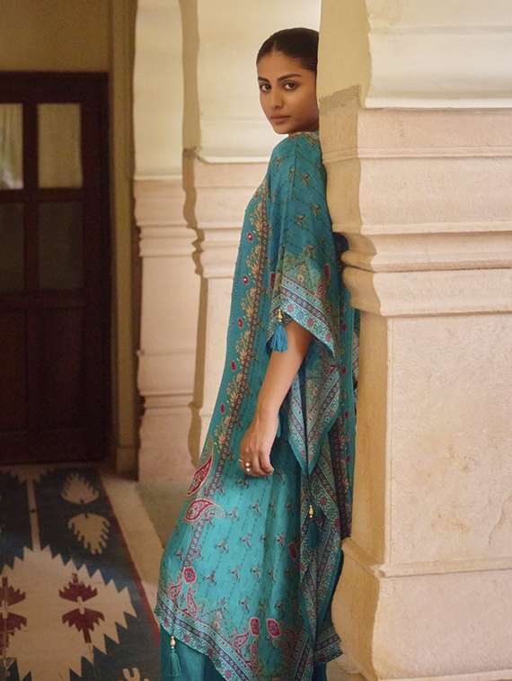 women printed kimono sleeve kaftan kurta with pant set - 22076962 - Standard Image - 3