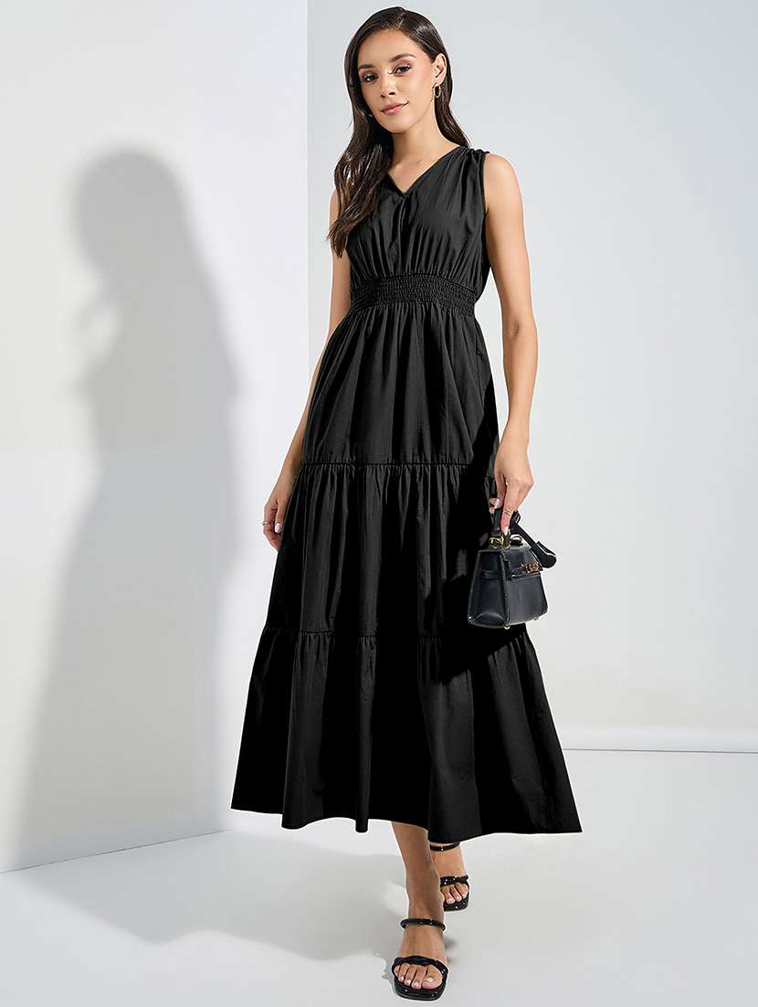 women solid sleveeless tiered dress - 22077971 - Zoom Image - 0