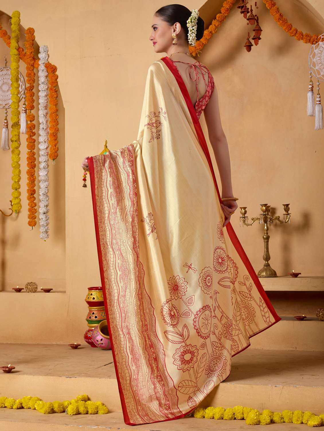 women printed casual wear saree with blouse - 22078187 - Standard Image - 5