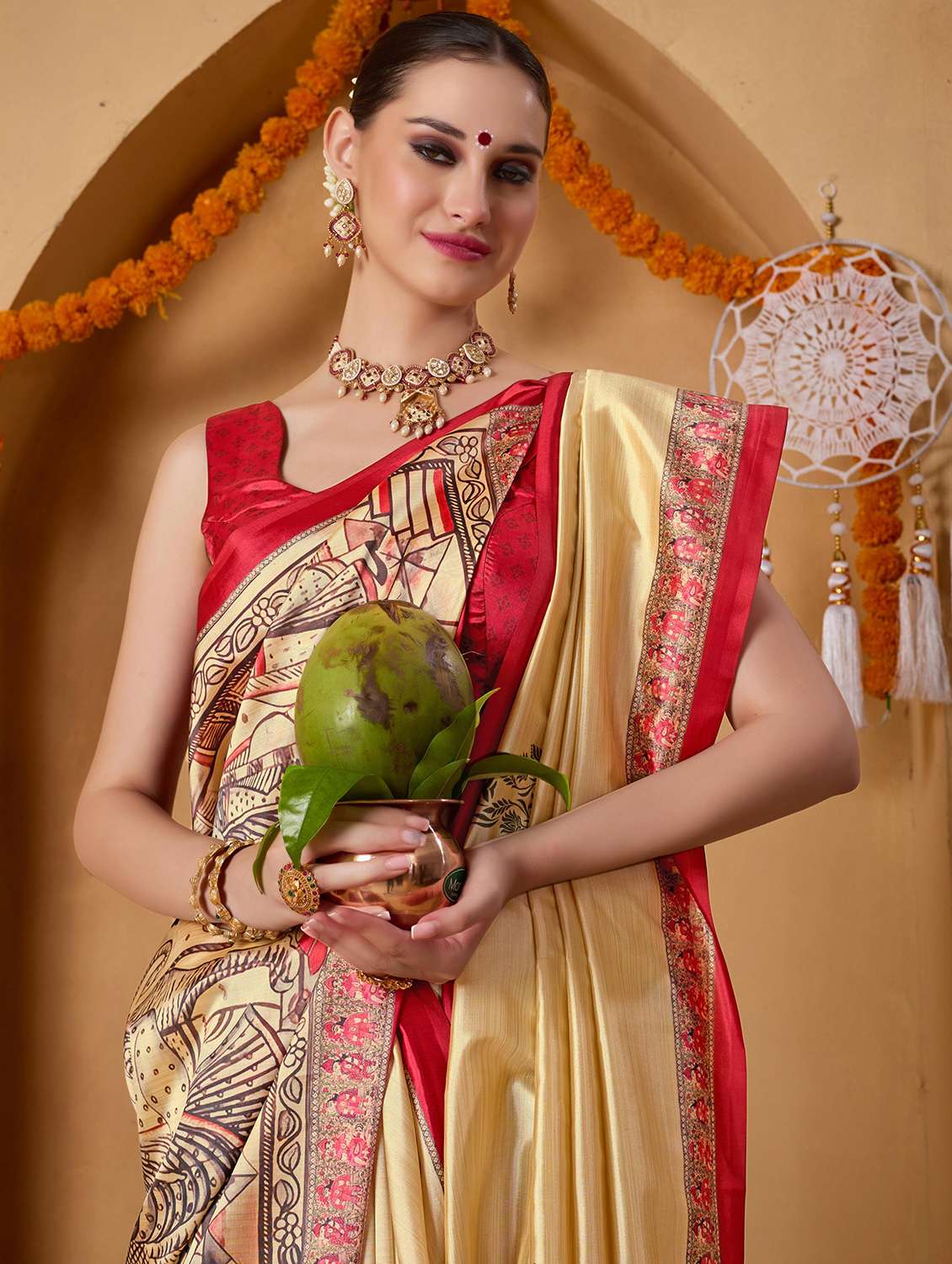 women printed casual wear saree with blouse - 22078189 - Standard Image - 5