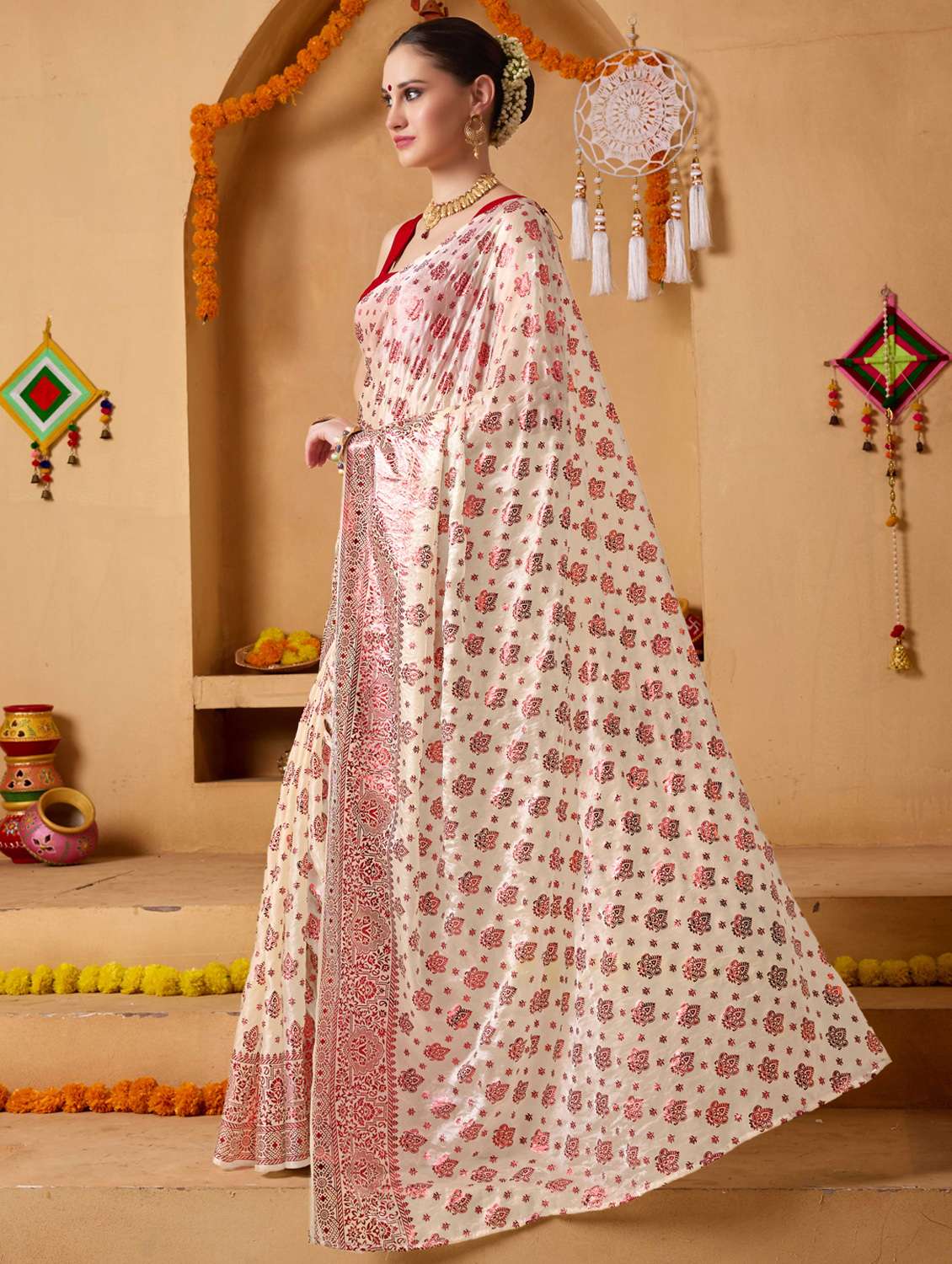 women printed casual wear saree with blouse - 22078204 -  Standard Image - 3