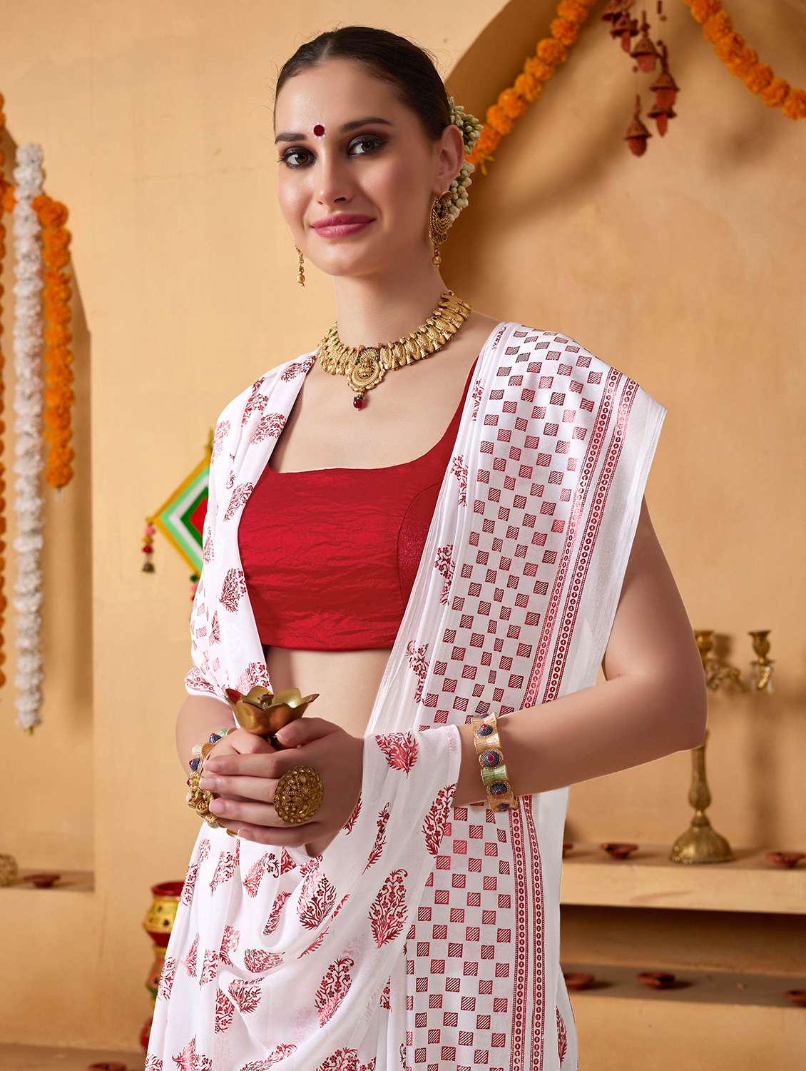 women printed casual wear saree with blouse - 22078210 - Standard Image - 5