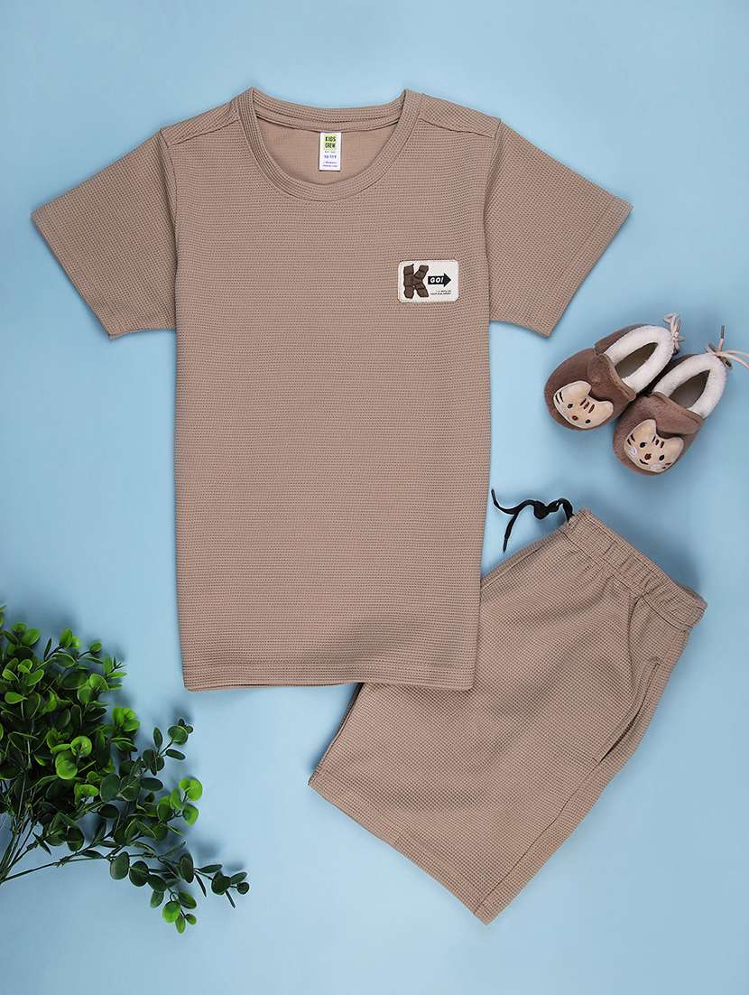 boys solid t-shirt and shorts co-ord set
