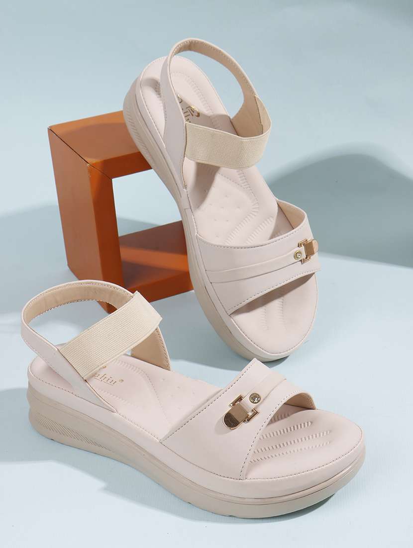 women solid back strap wedge