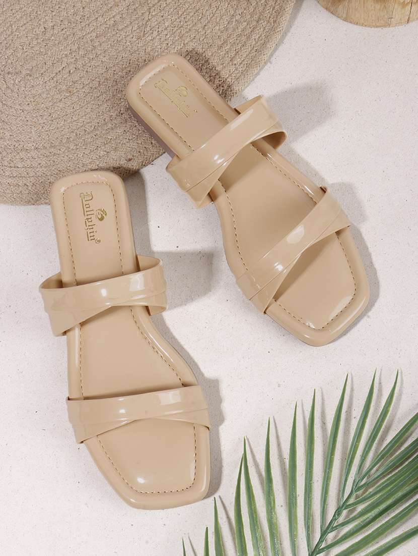 women solid slip on flats - 22078295 -  Zoom Image - 0