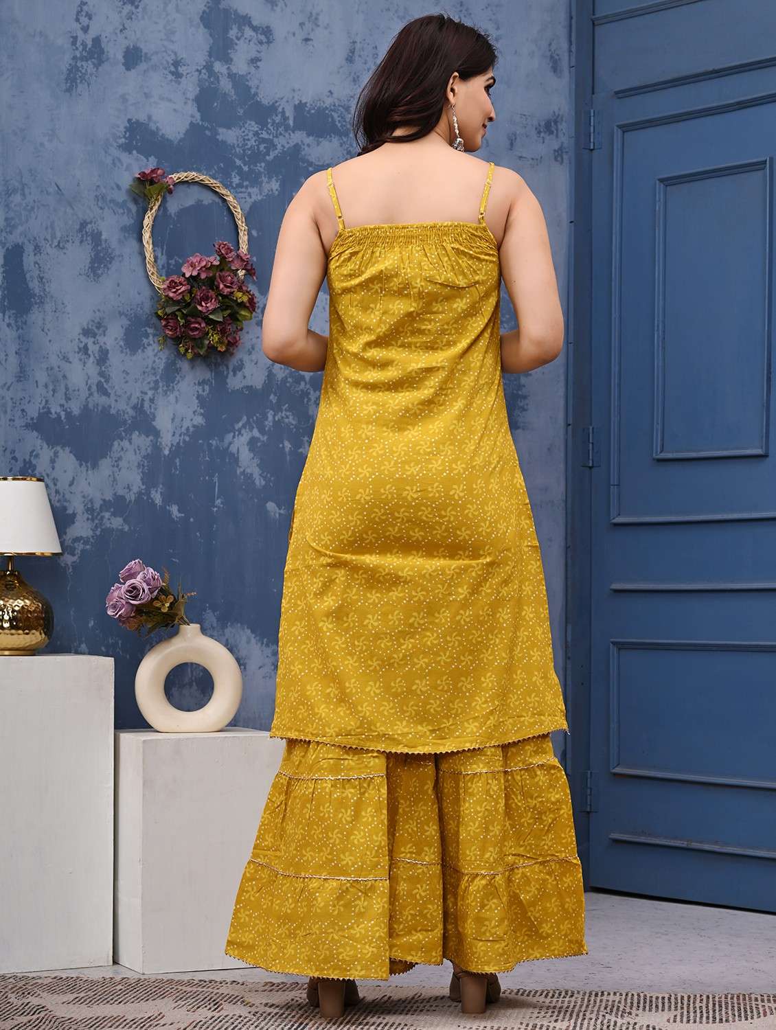 women printed shoulder strap kurta sharara with dupatta set - 22078386 -  Standard Image - 3