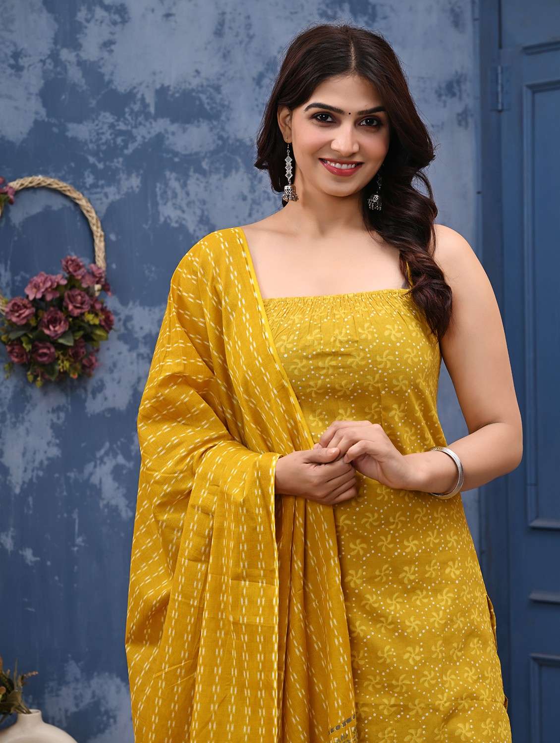 women printed shoulder strap kurta sharara with dupatta set - 22078386 -  Standard Image - 5