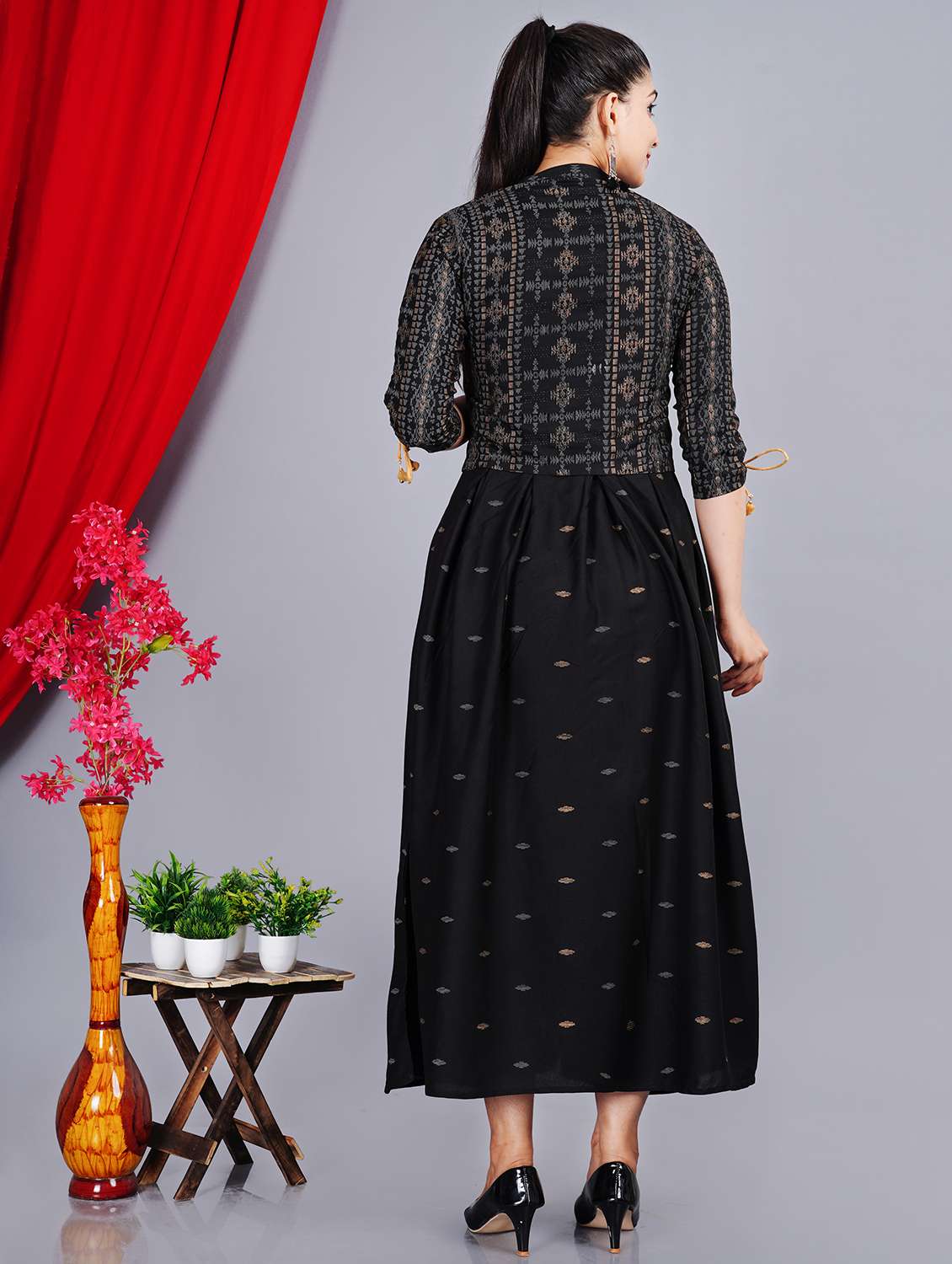 women printed three quarter sleeve kurta with jacket ethnic dress - 22078424 - Standard Image - 3