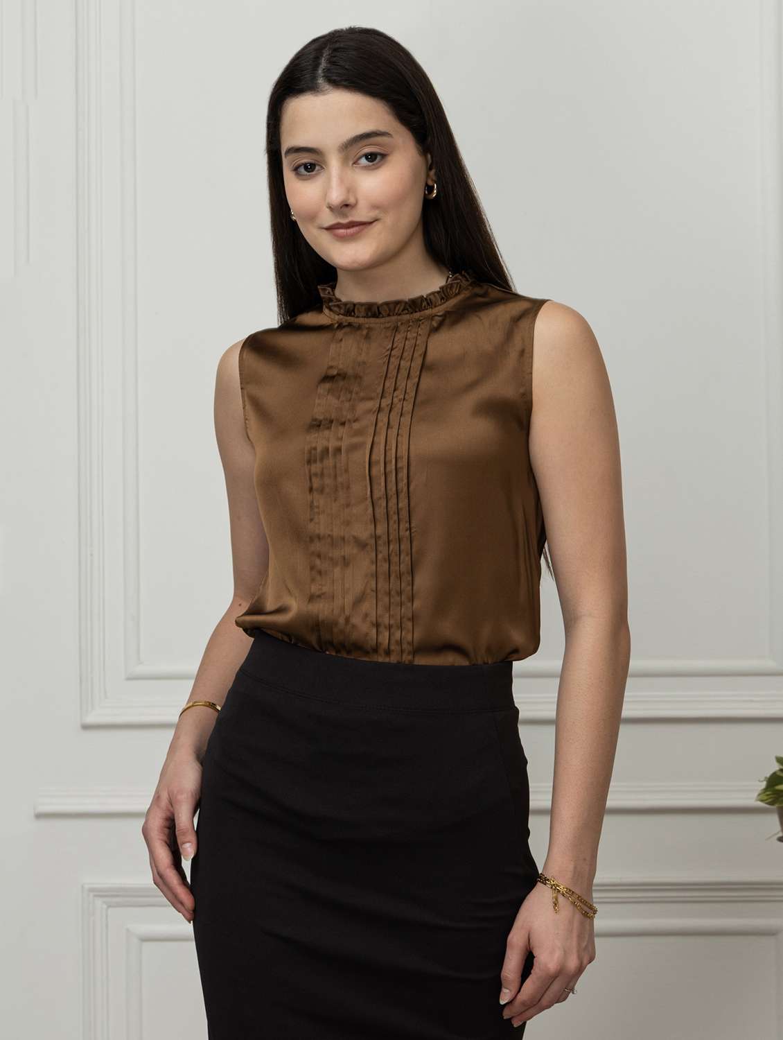 women solid mock neck sleveeless regular top