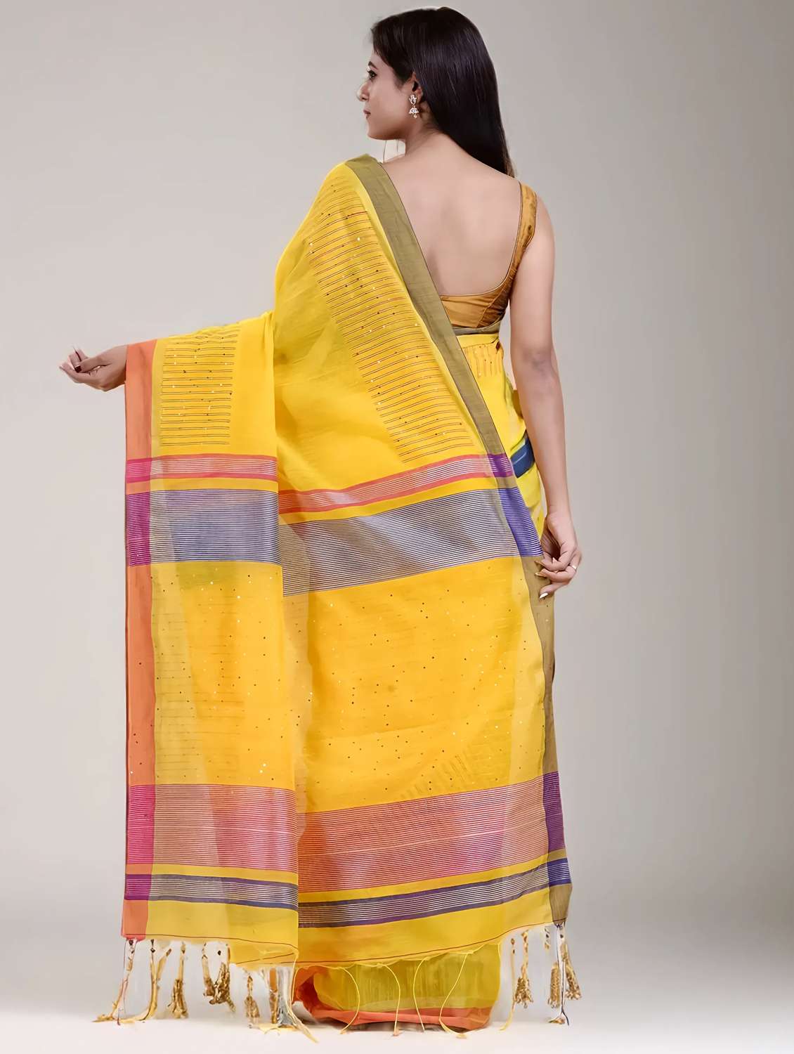 women self design handloom saree with blouse - 22079282 -  Standard Image - 3
