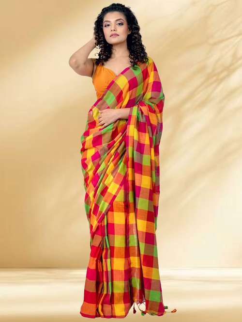 women checkered handloom saree with blouse - 22079298 -  Standard Image - 0