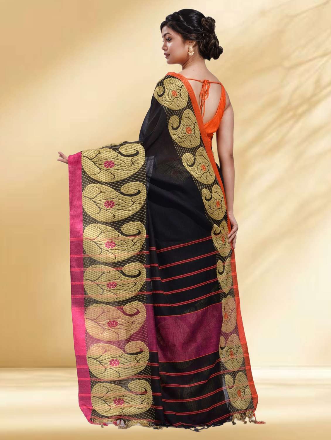 women solid with bordered handloom saree with blouse - 22079299 - Standard Image - 3