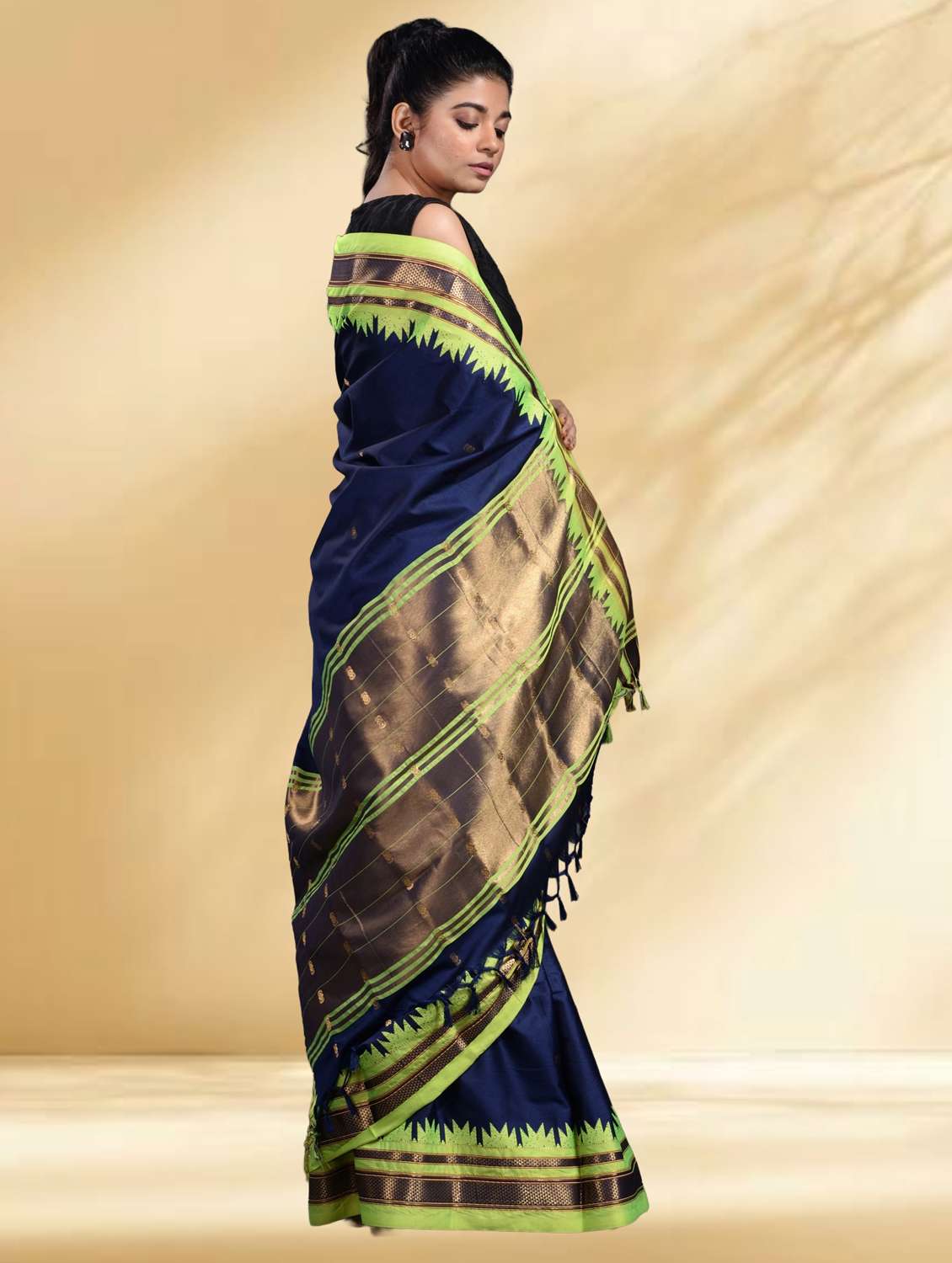 women self design handloom saree with blouse - 22079305 -  Standard Image - 5