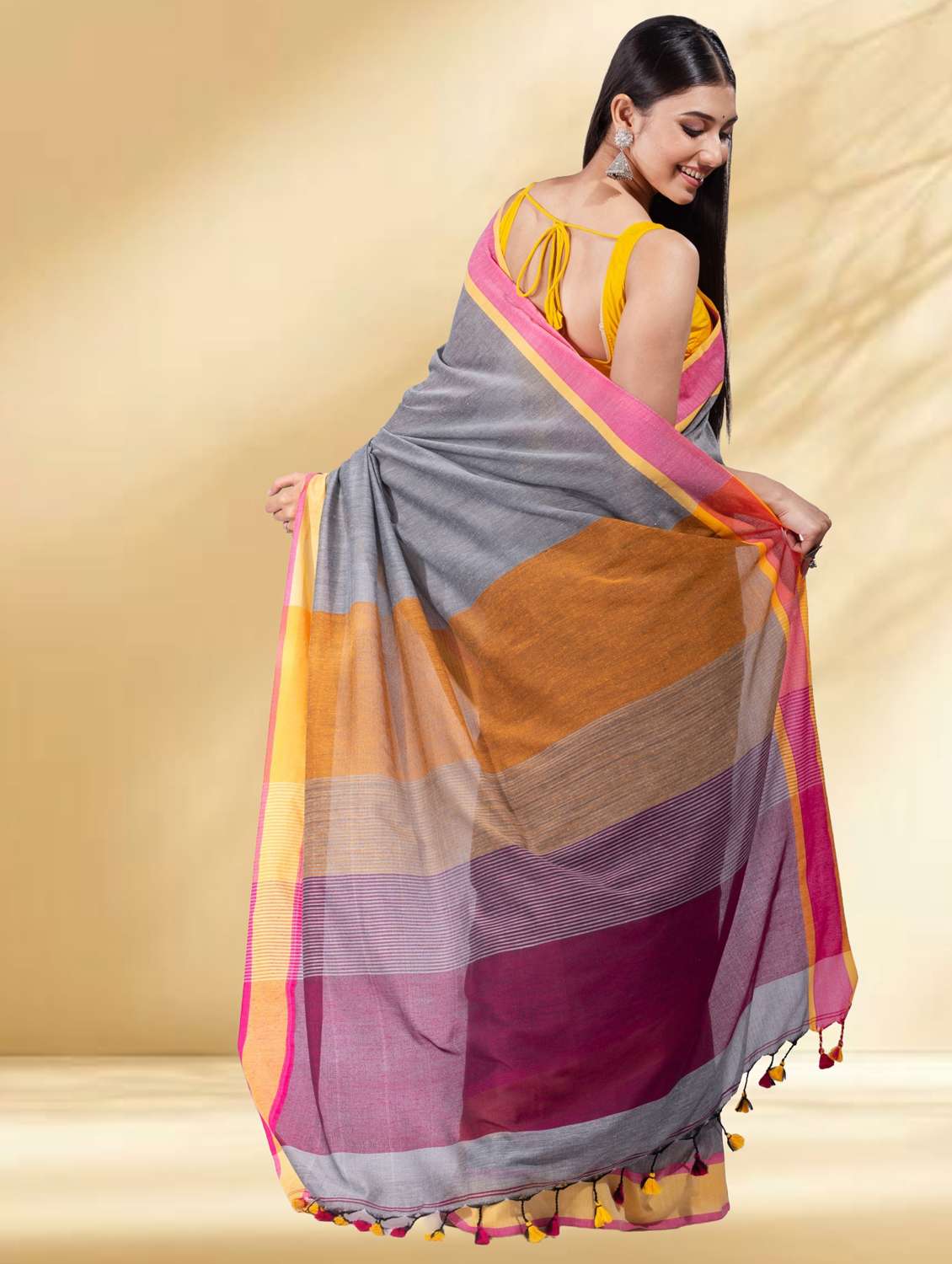 women solid with bordered handloom saree with blouse - 22079309 -  Standard Image - 3