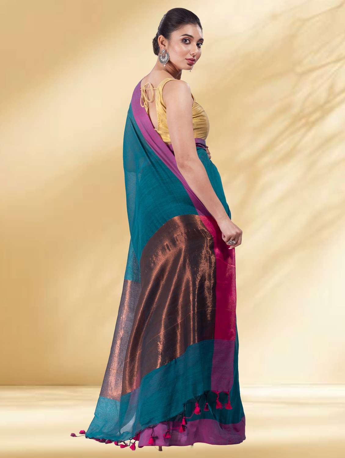 women solid with bordered handloom saree with blouse - 22079312 -  Standard Image - 3