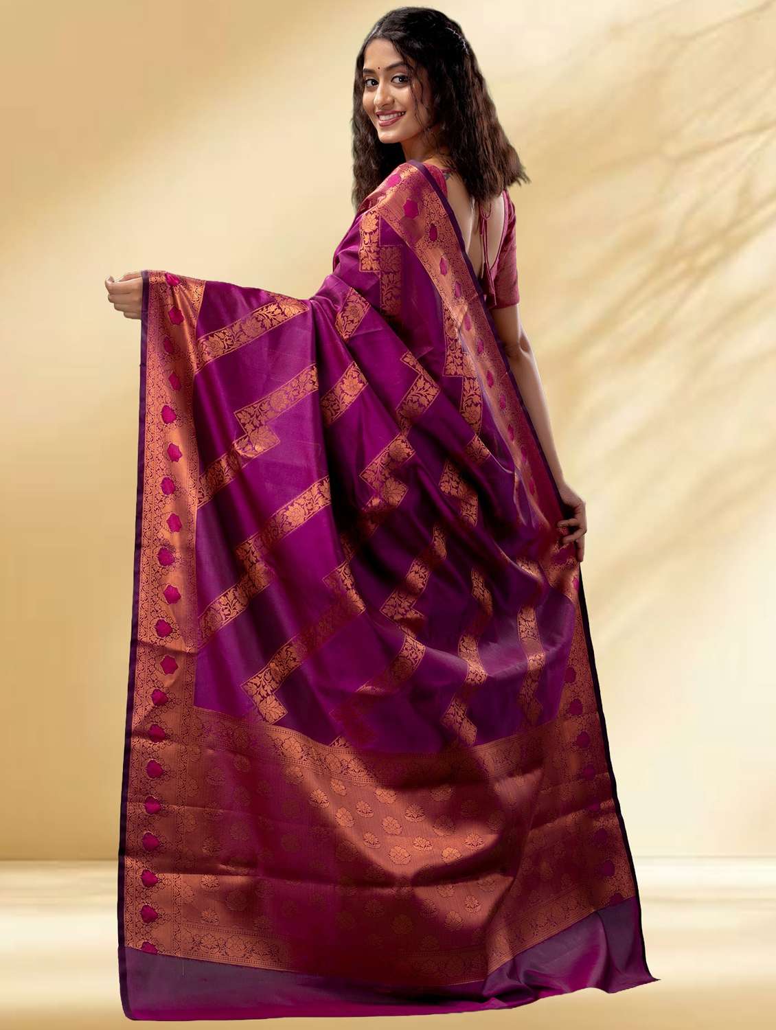 women self design bordered saree with blouse - 22079315 -  Standard Image - 3