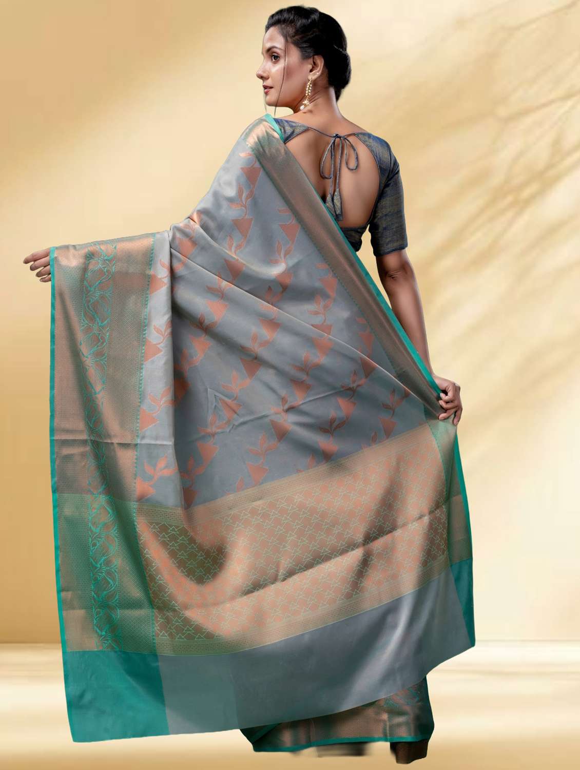 women self design bordered saree with blouse - 22079316 -  Standard Image - 3