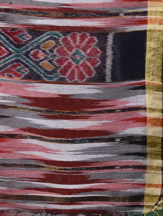 women self design handloom saree with blouse - 22079323 -  Standard Image - 5