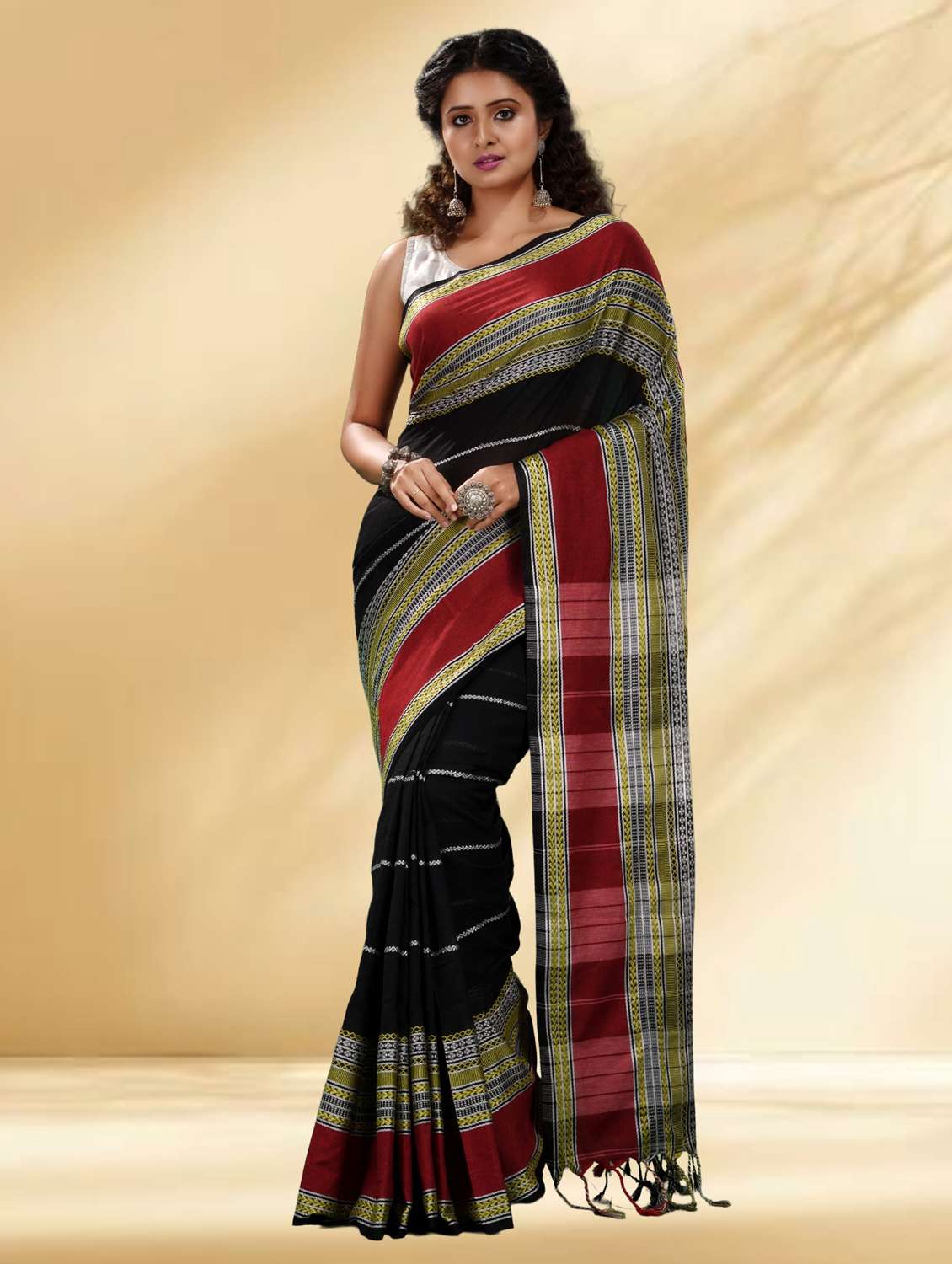 women self design handloom saree with blouse - 22079324 - Zoom Image - 0