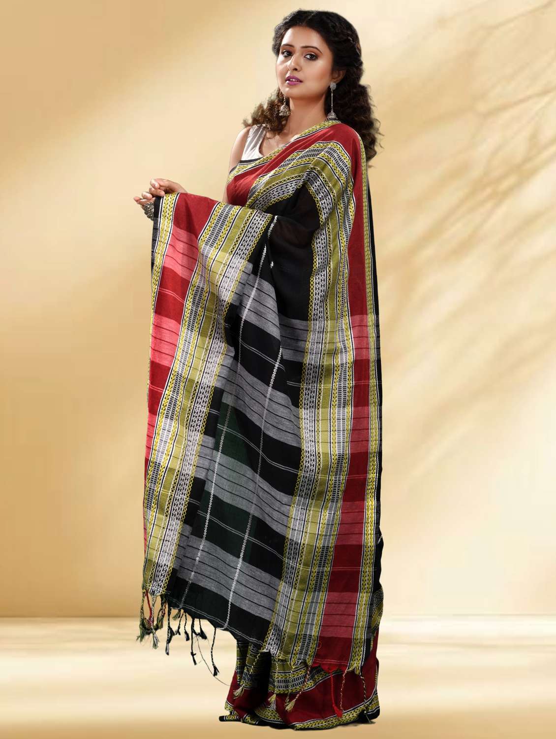 women self design handloom saree with blouse - 22079324 - Standard Image - 3
