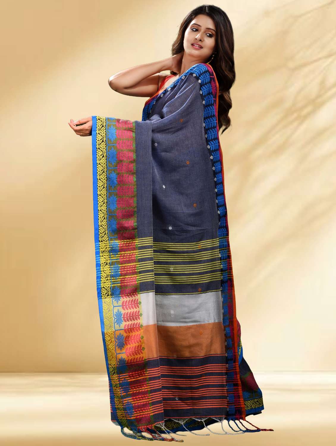 women self design handloom saree with blouse - 22079327 - Standard Image - 3