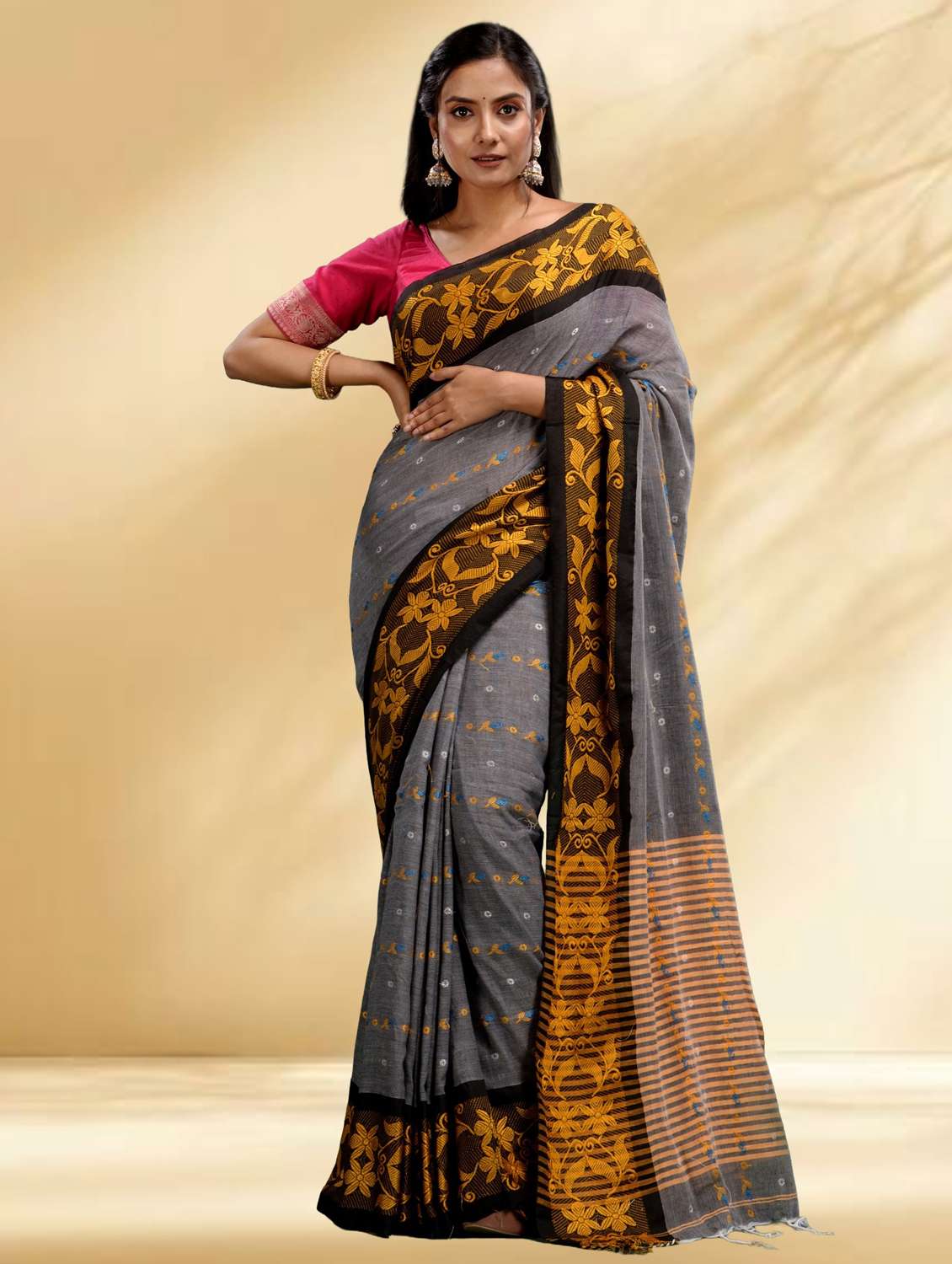 women self design handloom saree with blouse