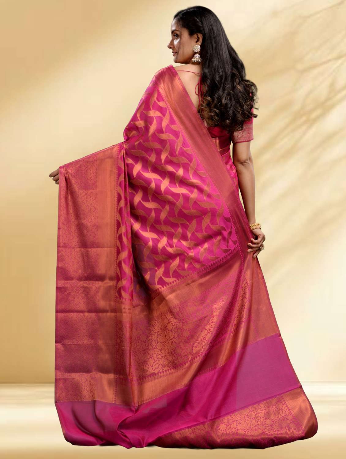women self design bordered saree with blouse - 22079336 -  Standard Image - 3