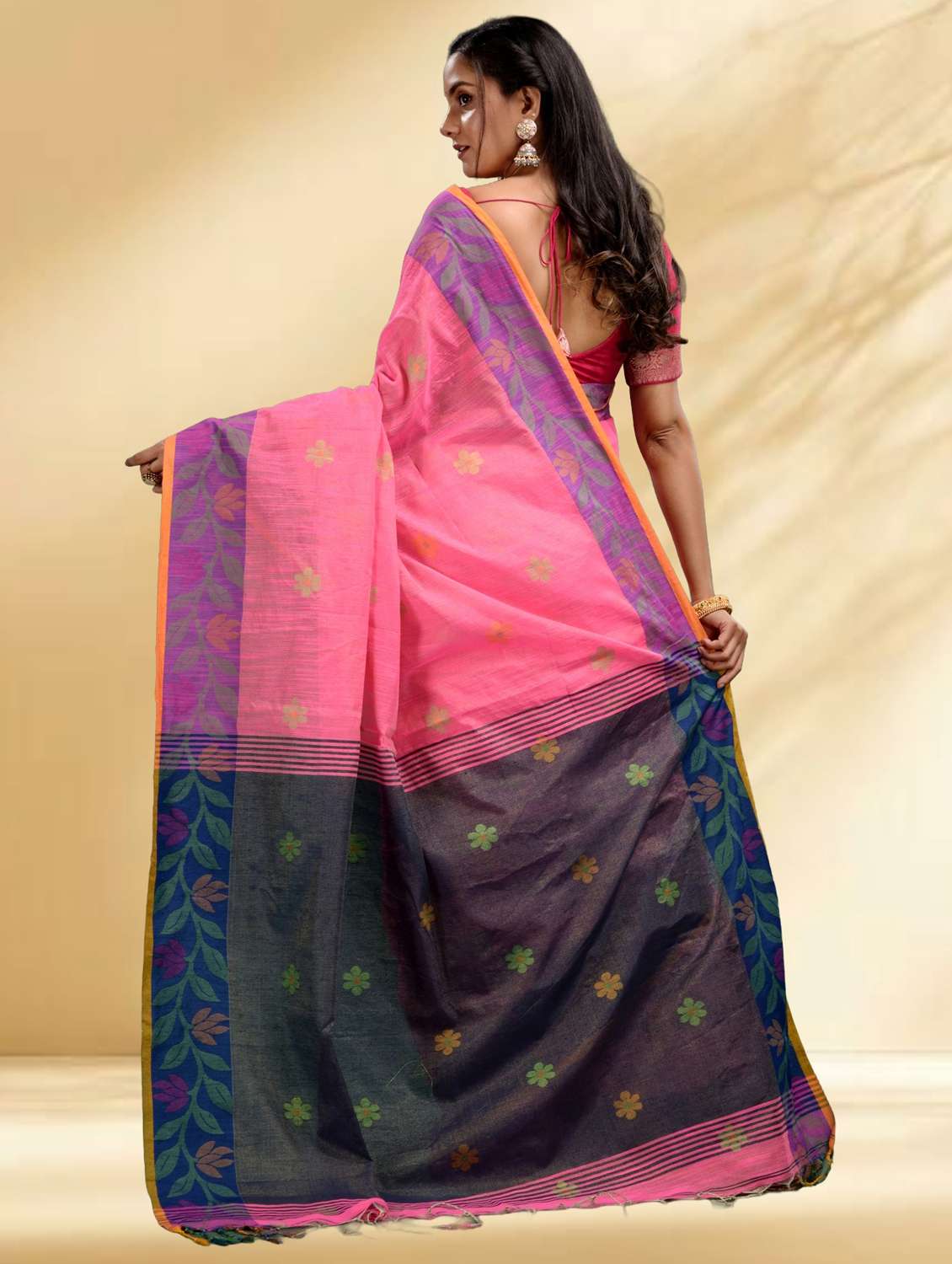 women self design handloom saree with blouse - 22079346 - Standard Image - 3
