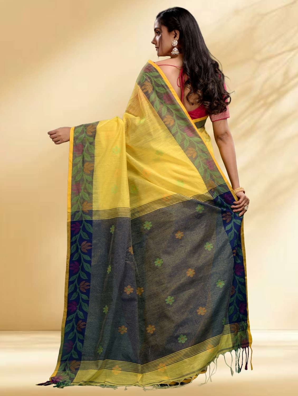 women self design handloom saree with blouse - 22079347 - Standard Image - 3