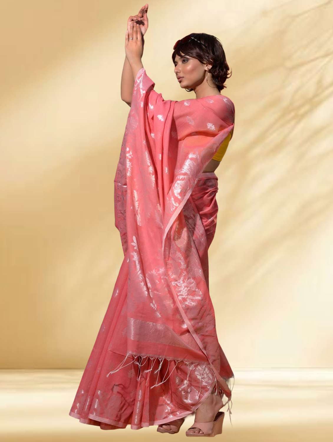 women self design handloom saree with blouse - 22079350 -  Standard Image - 3