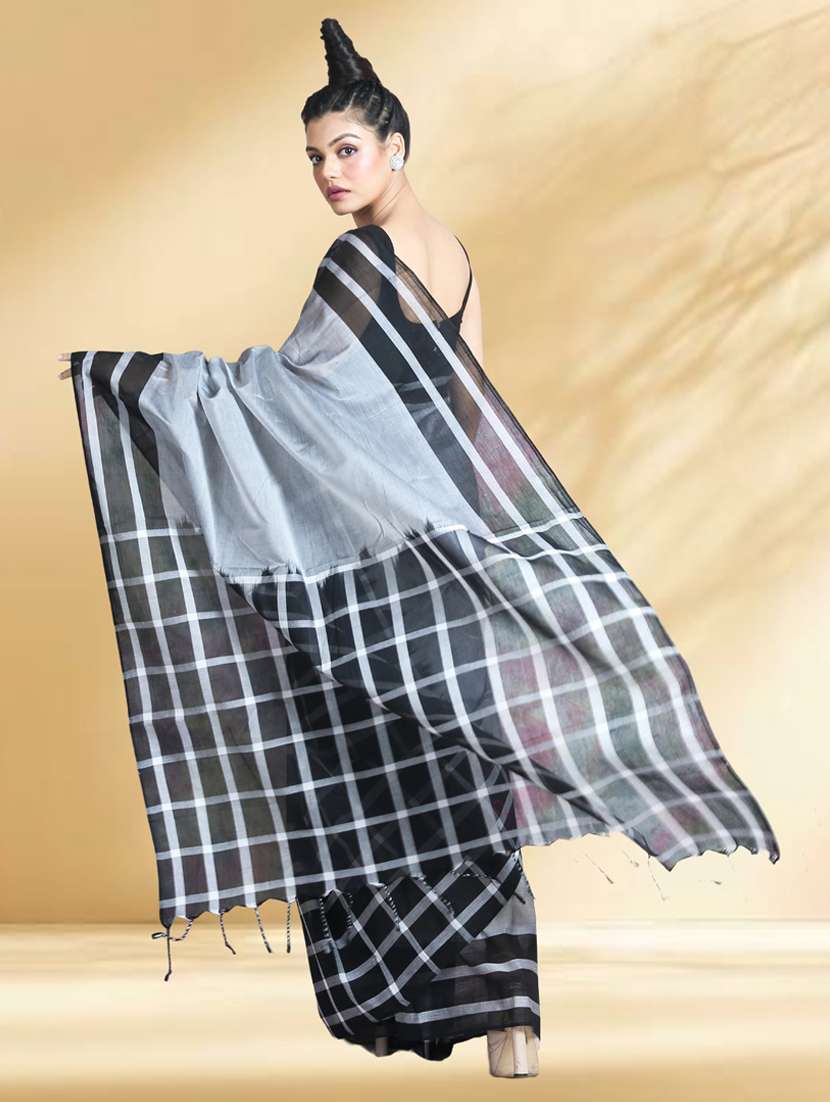 women checkered handloom saree - 22079363 - Standard Image - 3