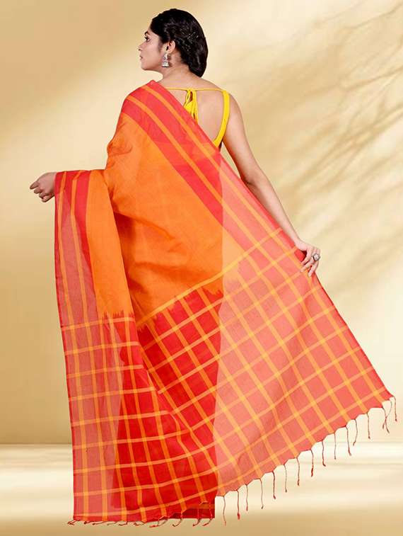 women checkered handloom saree - 22079367 -  Standard Image - 3