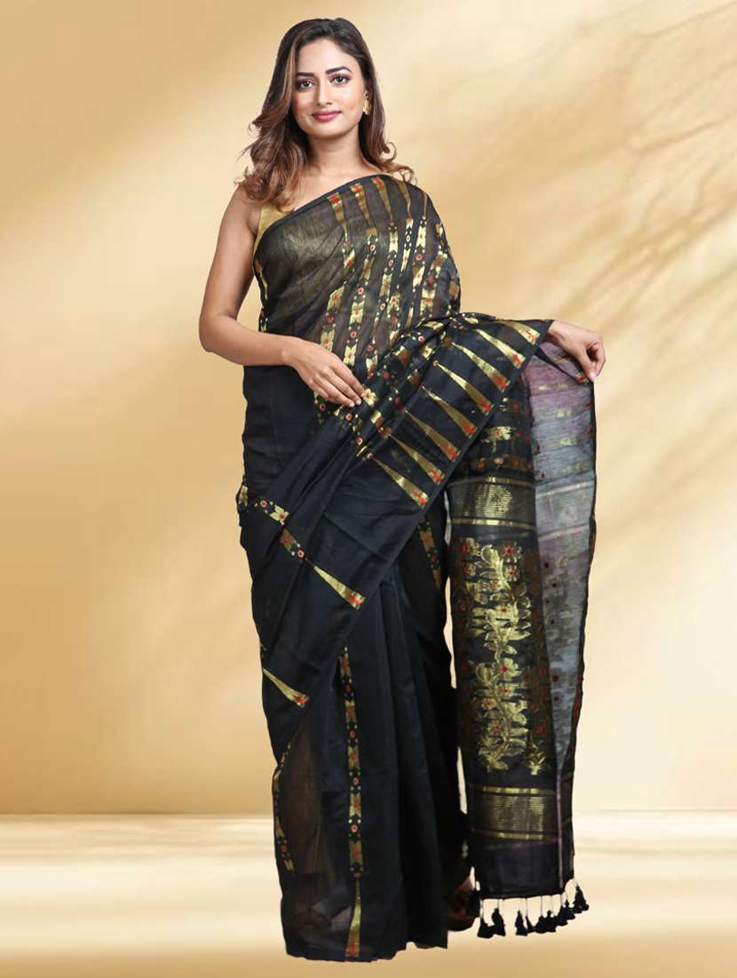 women self design jamdani saree