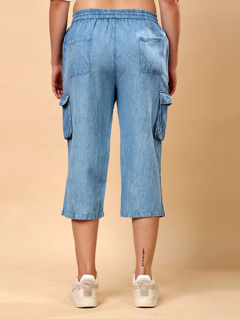 women solid mid rise cargo short - 22079533 - Standard Image - 3