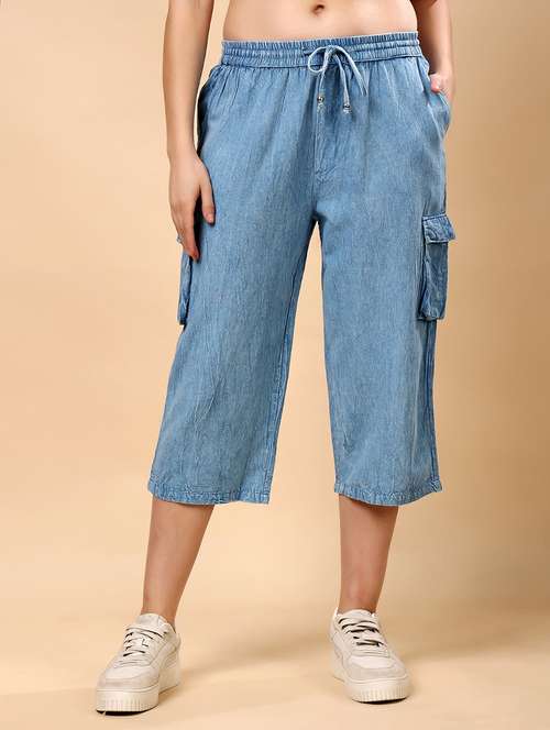 women solid mid rise cargo short - 22079534 - Standard Image - 0