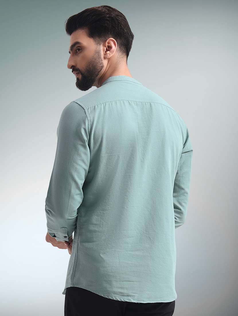 men solid mandarin neck short kurta - 22079722 - Standard Image - 3