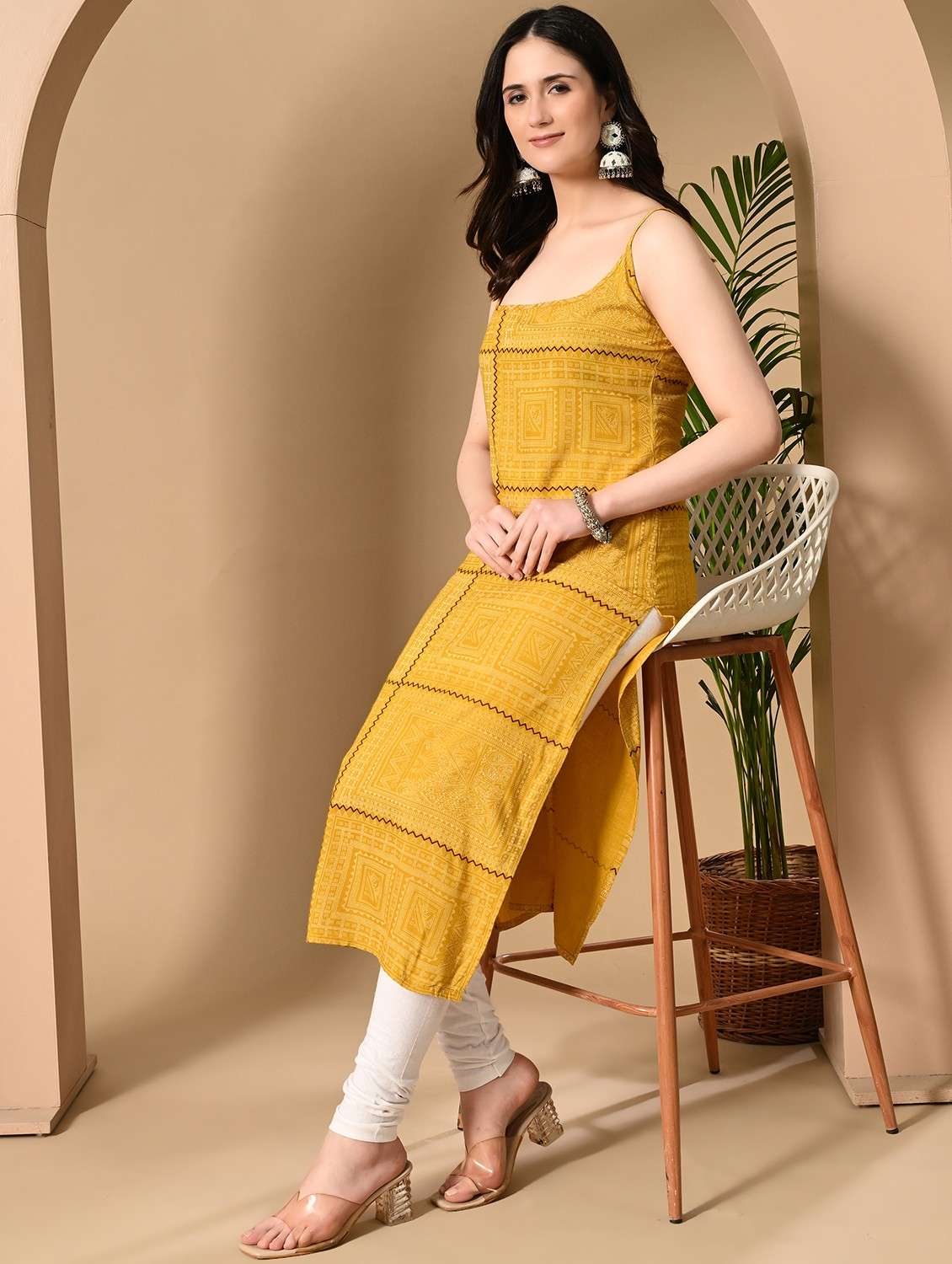 women printed sleeveless straight kurta - 22079758 - Zoom Image - 0