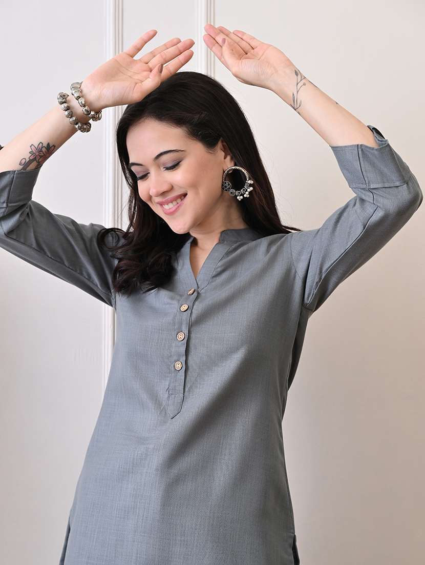 women solid three quarter sleeve straight kurti - 22079864 - Standard Image - 5