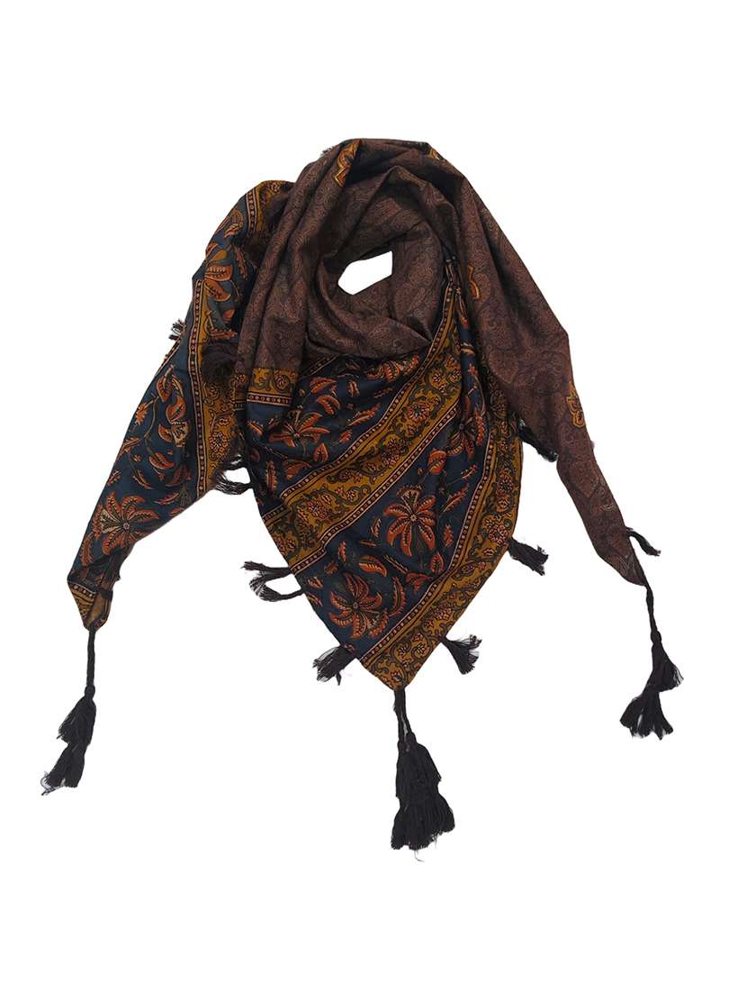 women printed scarf with tassels - 22079962 - Standard Image - 3