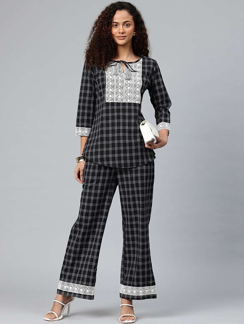 women checkered three quarter sleeve co-ord set