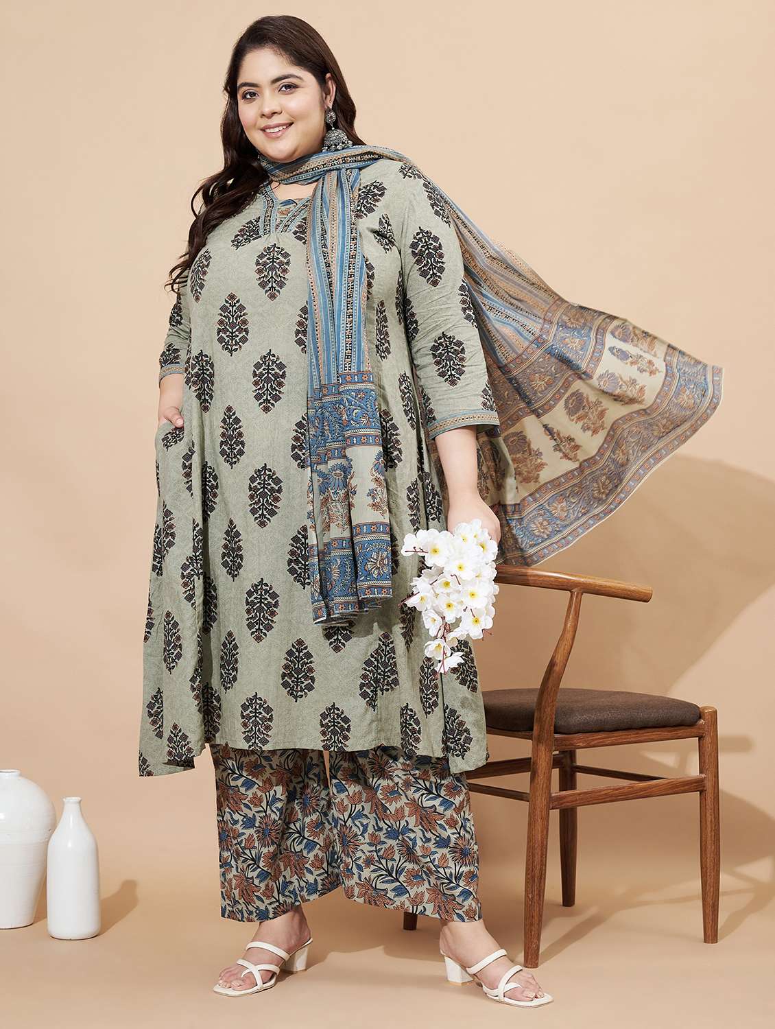 women three quarter sleeve kurta palazzo with dupatta set
