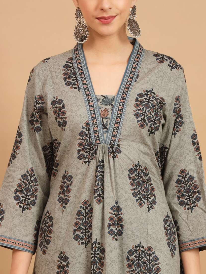 women three quarter sleeve kurta palazzo with dupatta set - 22080556 - Standard Image - 5