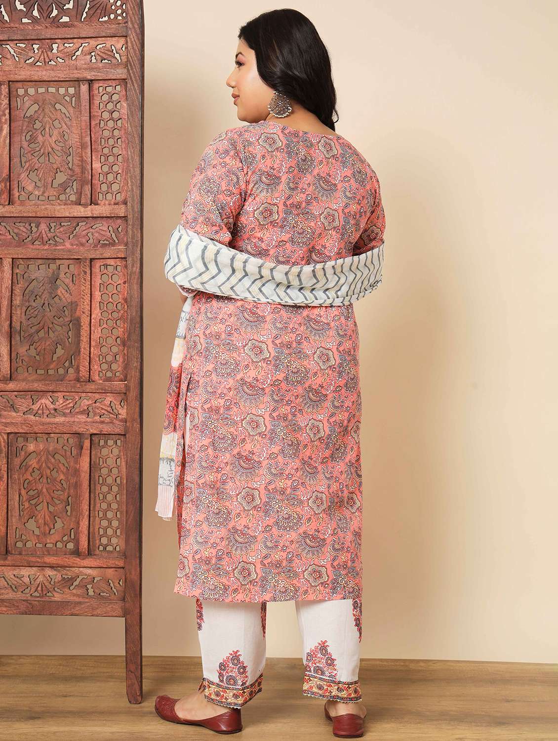 women three quarter sleeve kurta pant with dupatta set - 22080559 - Standard Image - 3