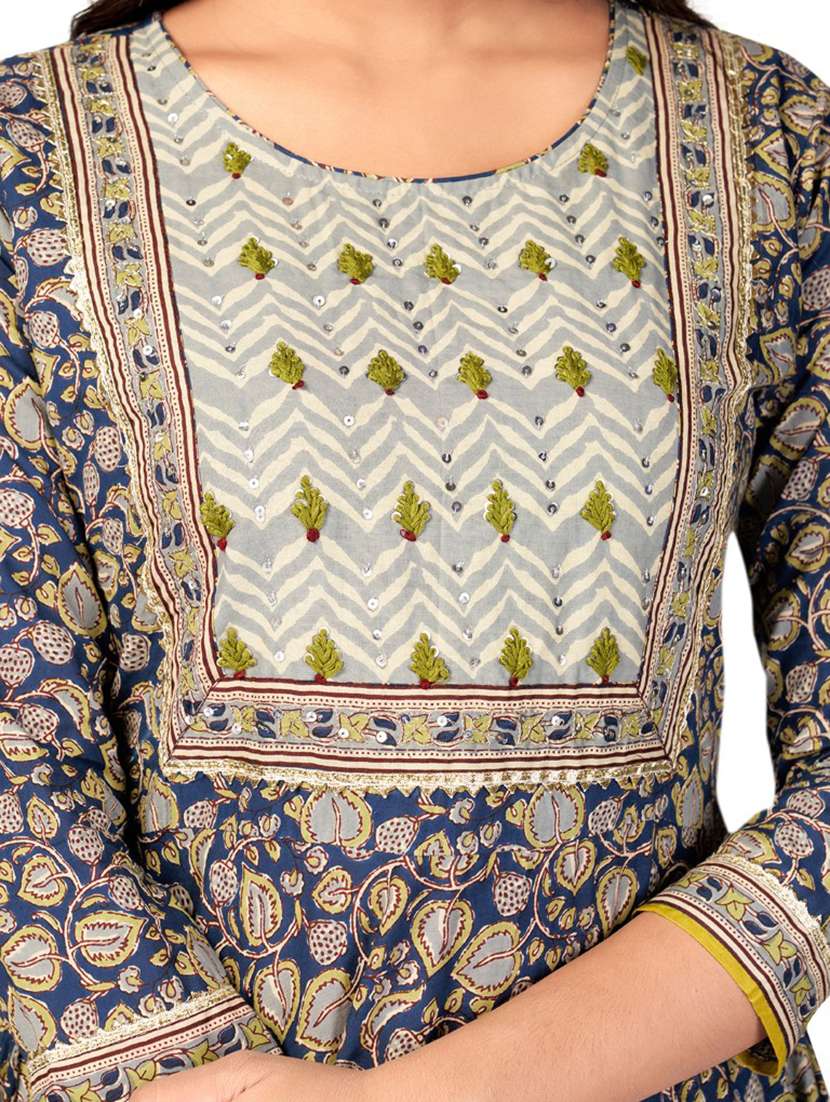 women three quarter sleeve kurta pant with dupatta set - 22080560 - Standard Image - 5