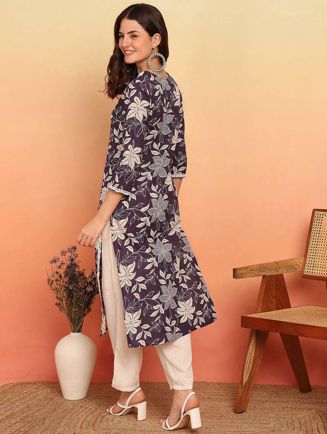women floral three quarter sleeve straight kurta - 22080573 - Standard Image - 3